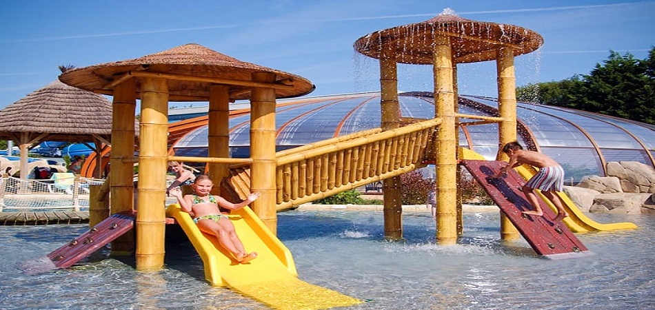 Le parc aquatique : un indispensable quand on passe ses vacances en camping !